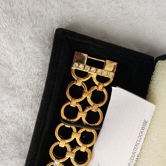 Elizabeth Taylor White Diamonds Watch - Picture 8 of 11